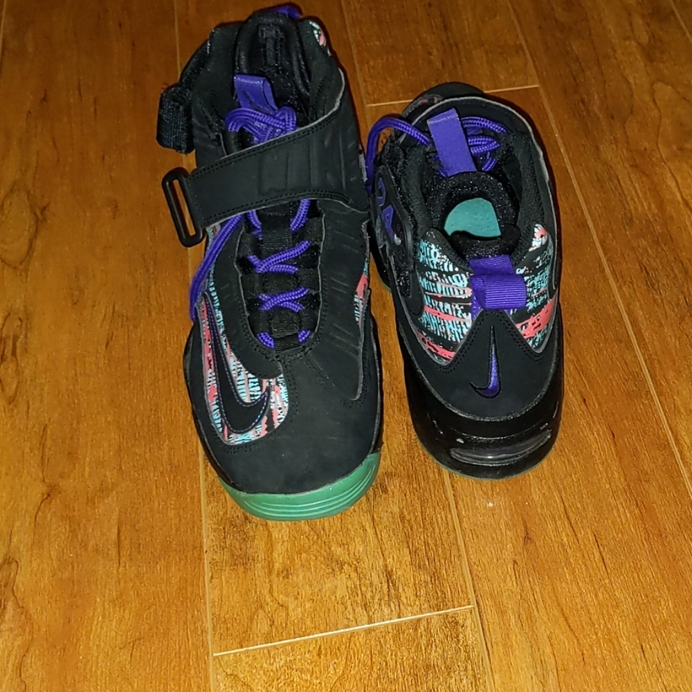 Mike sneakers